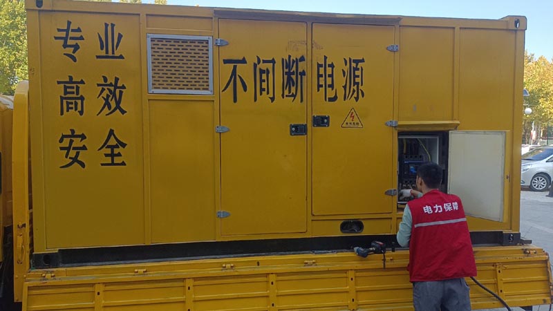 吴忠柴油发电机组和UPS电源配合使用时，如何避免切换过程中的电力中断？